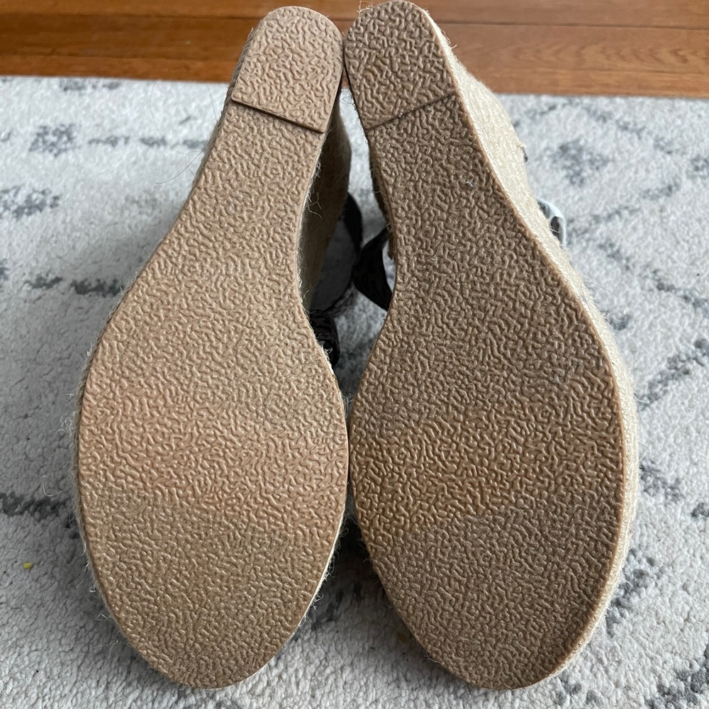 Very G Wedges - Picture 4 of 5